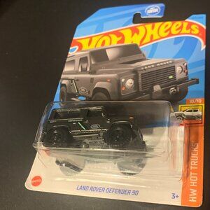 1:64 Hot Wheels Lande Rover Defender 90 NEW IN PACKAGE